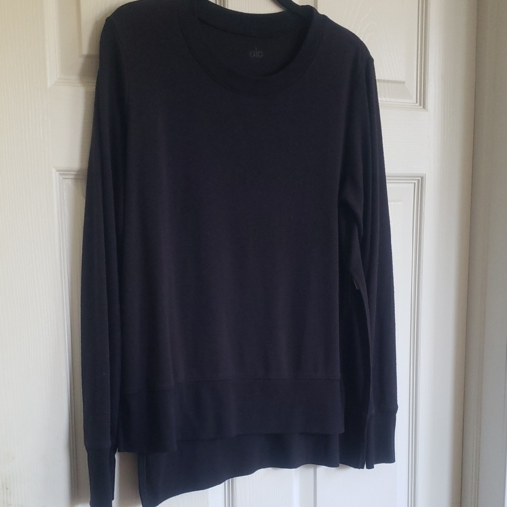 ALO Yoga Black Long Sleeve Shirt